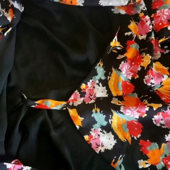 Zara wrap floral vneck blouse - Picture 4 of 5